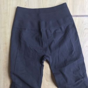 Lululemon workout tights